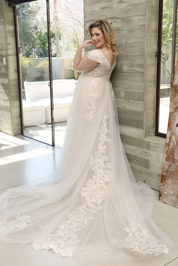 ral Print V-neck Necke Plus Size Wedding Dress with Tulle Lace Applique Pearls Beads A-e Sweep Train Bridal Dresses