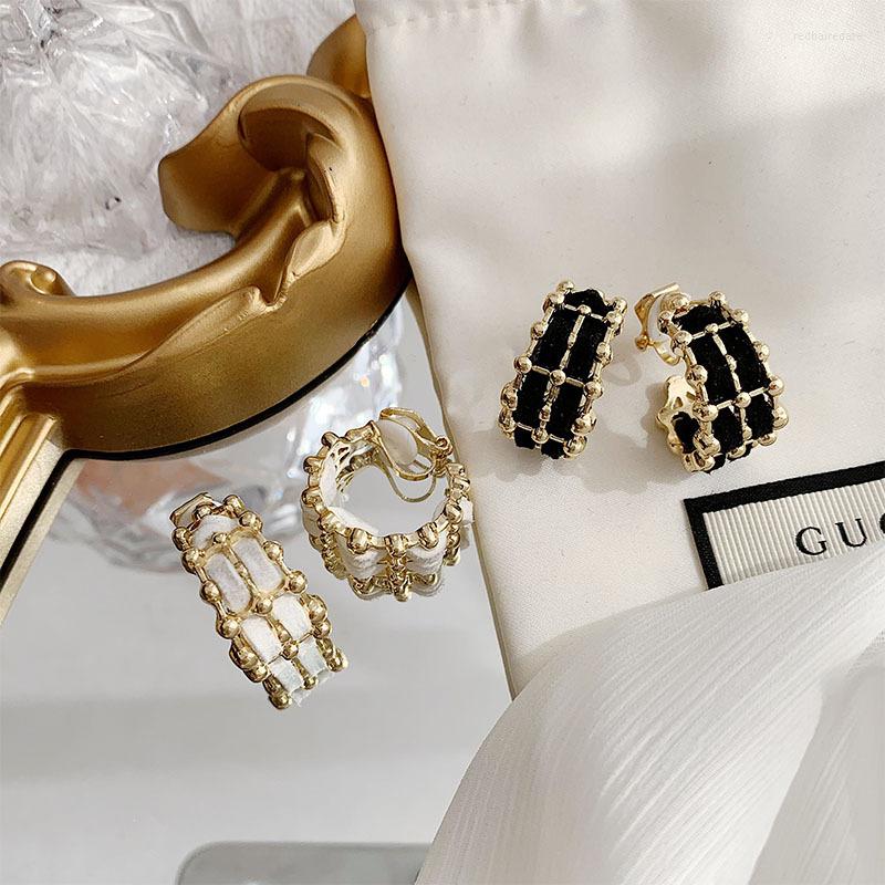 Backs Earrings Retro Vintage Style Metal Black C Shaped Geometry No Piercing Trendy 2022 Round Ear Clip For Women Holes
Backs Earrings Retro Vintage Style Metal Black C Shaped Geometry No Piercing Trendy 2022 Round Ear Clip For Women Holes
