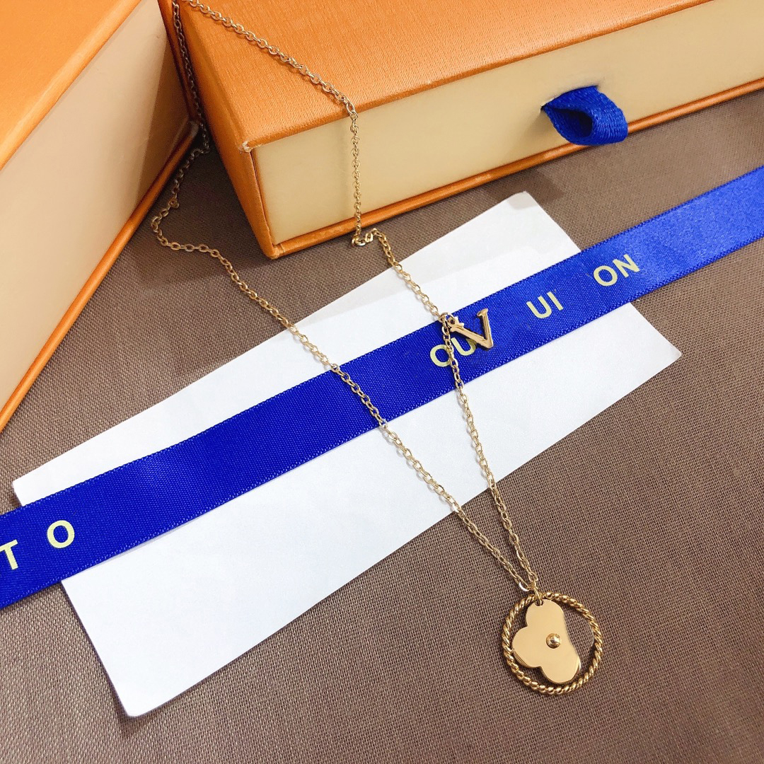 Luxury Quality Small Flower Pendant Necklaces 18k Gold-plated Jewelry Necklace Selected High-grade Brand Long Chain Selected Exquisite Gifts Lovers Christmas
Luxury Quality Small Flower Pendant Necklaces 18k Gold-plated Jewelry Necklace Selected High-grade Brand Long Chain Selected Exquisite Gifts Lovers Christmas