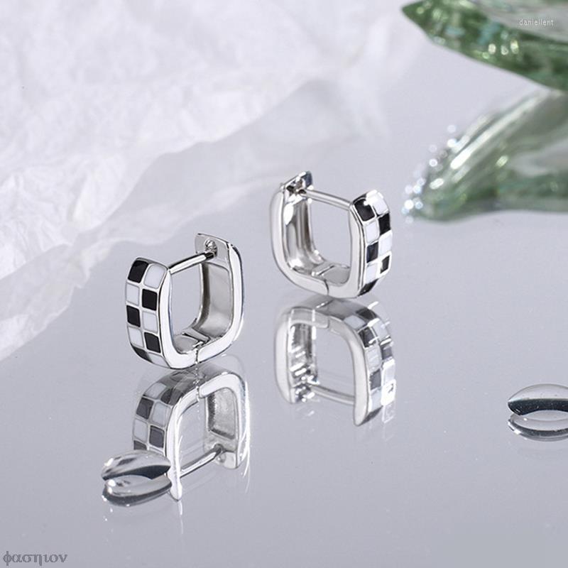 Hoop Earrings Women's Fashion Jewelry High Quality Checkerboard Simple Black And White Plaid
Hoop Earrings Women's Fashion Jewelry High Quality Checkerboard Simple Black And White Plaid
