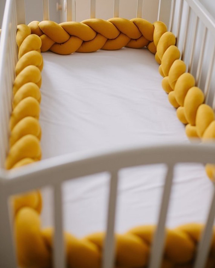 Bed Rails 1M4M Baby Bed Bumper on The Crib Bedding Set for born Cot Protector Knot Braid Pillow Cushion Crib Anticollision Fence 2