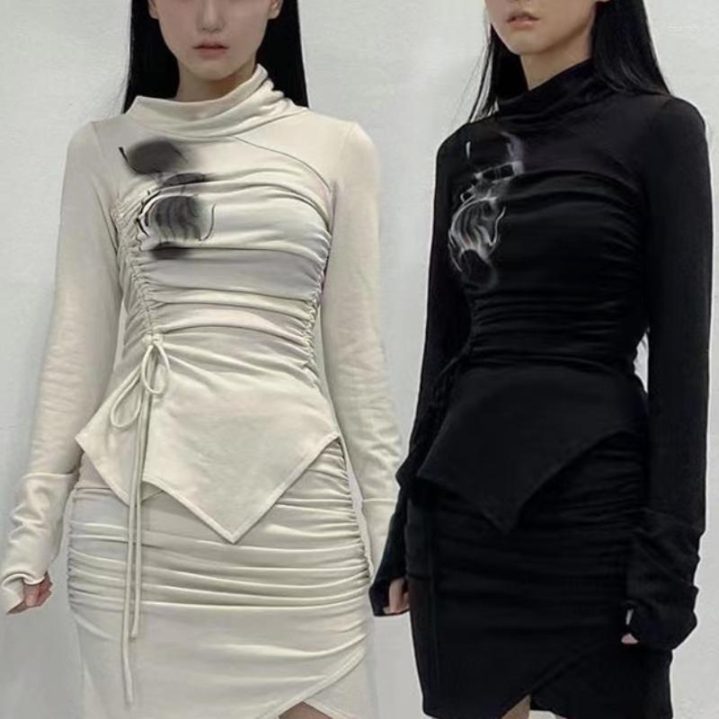 Women's T Shirts Vintage Print High Collar Irregular Slim Long-sleeved T-shirt Women 2022 Winter Korean Fashion Lace-up Pleated Casual Tops, Black
Women's T Shirts Vintage Print High Collar Irregular Slim Long-sleeved T-shirt Women 2022 Winter Korean Fashion Lace-up Pleated Casual Tops, Black