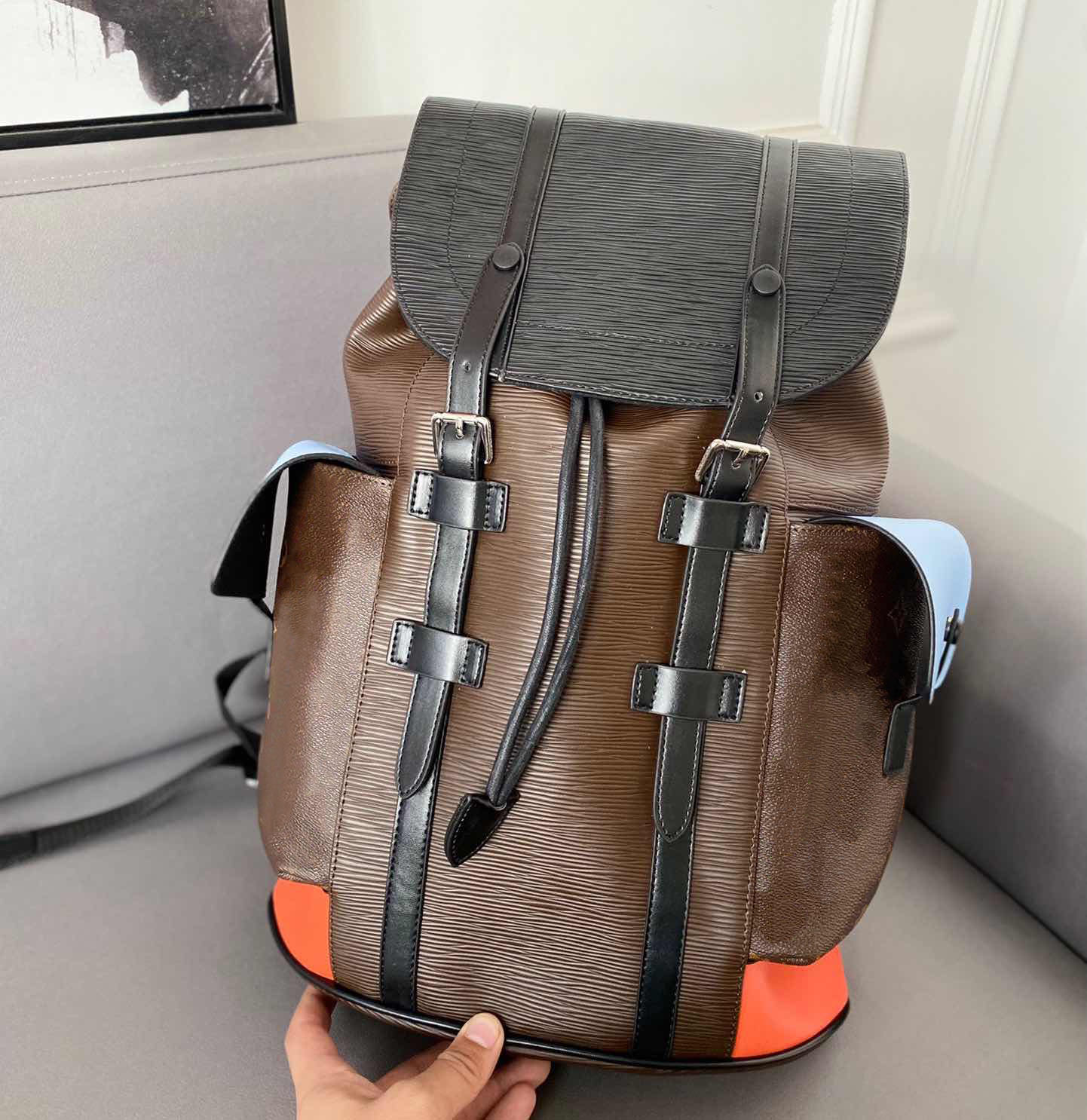 Designer bag Unisex Backpack Backpacks Textured 7A top Fashion Bags Schoolbag men women Outdoor backpack for travel, Make up for price
Designer bag Unisex Backpack Backpacks Textured 7A top Fashion Bags Schoolbag men women Outdoor backpack for travel, Make up for price
