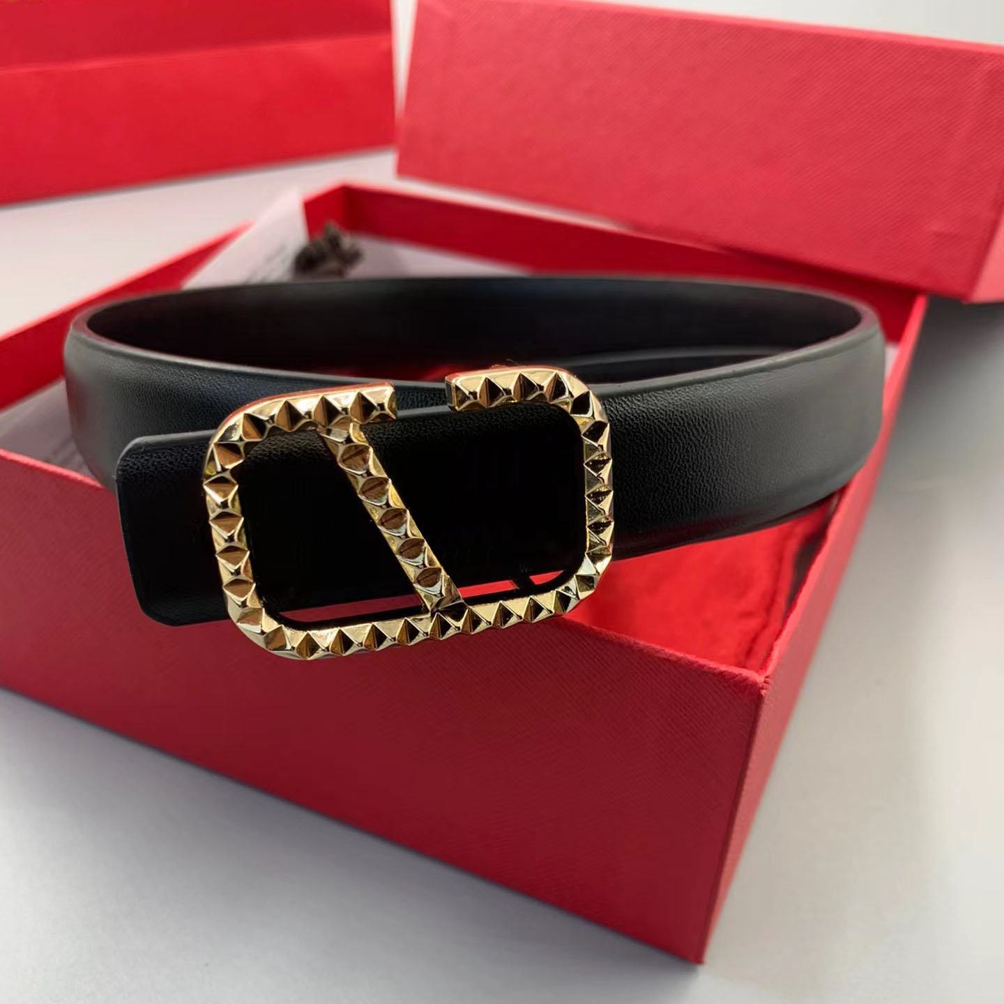 Designers belt Luxurys Womens Belts Fashion Classic Leisure Gold Buckle Waistband Width 2.5cm 6 colors style nice
Designers belt Luxurys Womens Belts Fashion Classic Leisure Gold Buckle Waistband Width 2.5cm 6 colors style nice