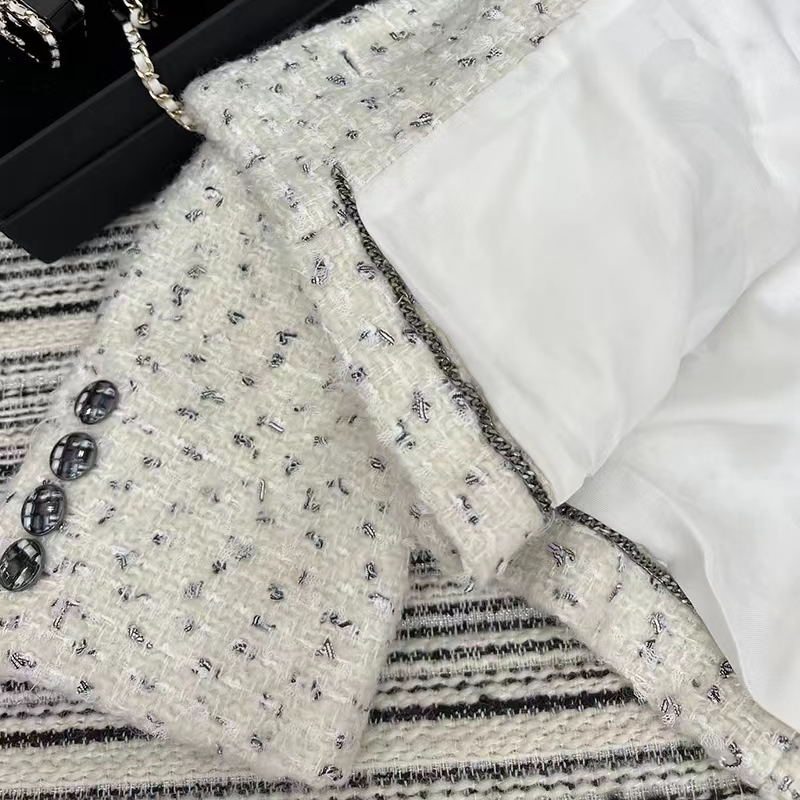Chan New Women's brand jacket OOTD designer Fashion top-grade autumn winter crew neck LOGO tweed coat Leisure Spring Coats cardigan Women Christmas Gift, Ivory
Chan New Women's brand jacket OOTD designer Fashion top-grade autumn winter crew neck LOGO tweed coat Leisure Spring Coats cardigan Women Christmas Gift, Ivory