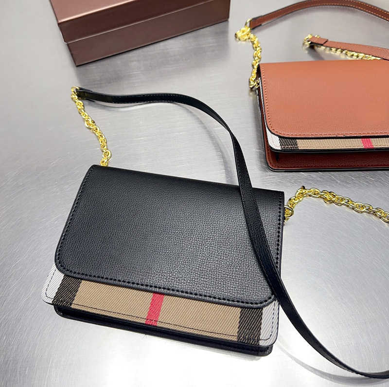 Designer Luxury Burbrerity Bags For Women High Quality Brown Crossbody Handbags Vintage Burbrery Leather Wallet Paris Plaid The Totes Bag Fashion Purses 9XLJ, Black
Designer Luxury Burbrerity Bags For Women High Quality Brown Crossbody Handbags Vintage Burbrery Leather Wallet Paris Plaid The Totes Bag Fashion Purses 9XLJ, Black