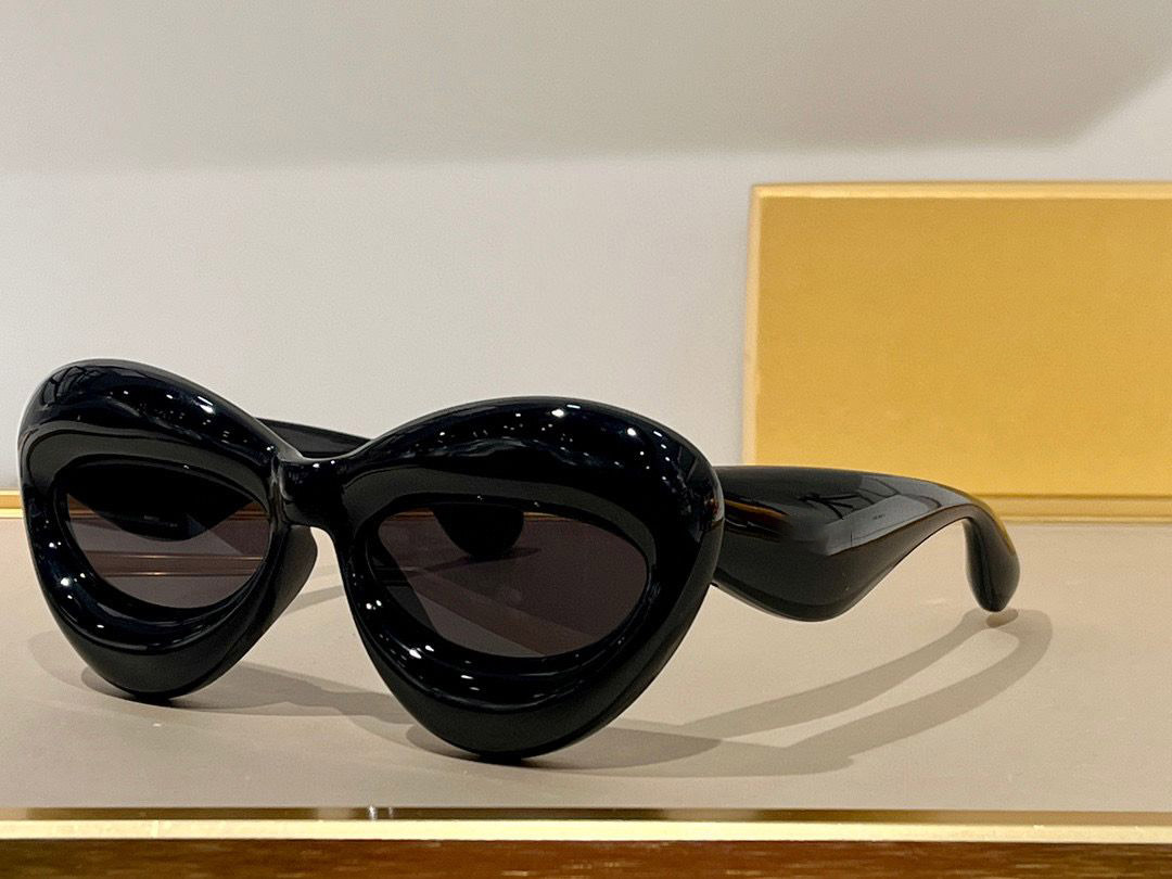 60Sunglasses Womens Sunglasses For Women Men Sun Glasses Mens 40097 Fashion Style Protects Eyes UV400 Lens With Random Box And Case
60Sunglasses Womens Sunglasses For Women Men Sun Glasses Mens 40097 Fashion Style Protects Eyes UV400 Lens With Random Box And Case
