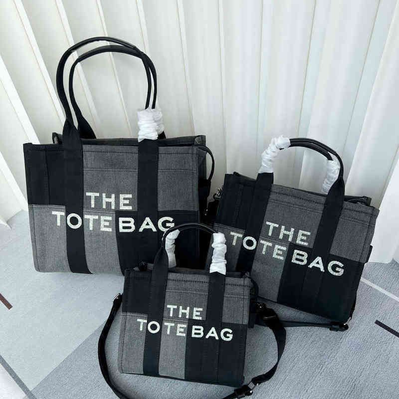 Totes Marc the Tote Bag Designer Handbags Women Fashion Classic Shoulder Bag Denim Handbag High Quality 220808, Mv01 26/22/11cm
Totes Marc the Tote Bag Designer Handbags Women Fashion Classic Shoulder Bag Denim Handbag High Quality 220808, Mv01 26/22/11cm