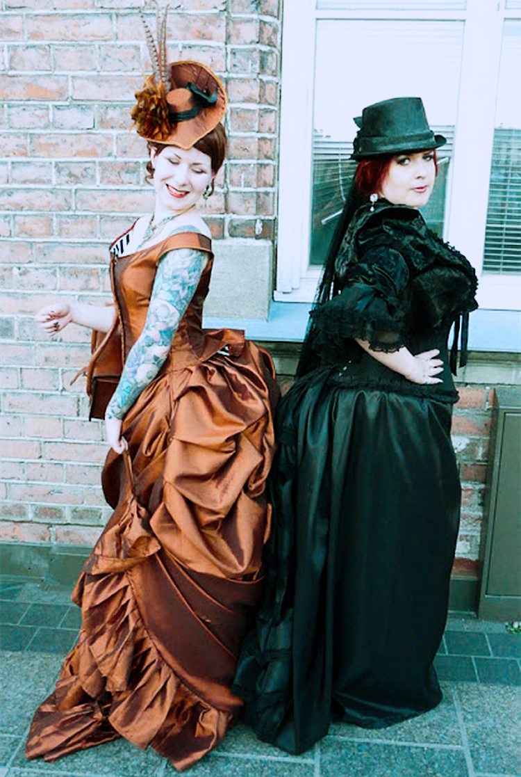 Vintage Victorian Bustle Evening Dresses Ruched Sleeveless Taffeta Formal Occasion Prom Gowns Vampire Masquerade Halloween Dress Steampunk Gothic Vest