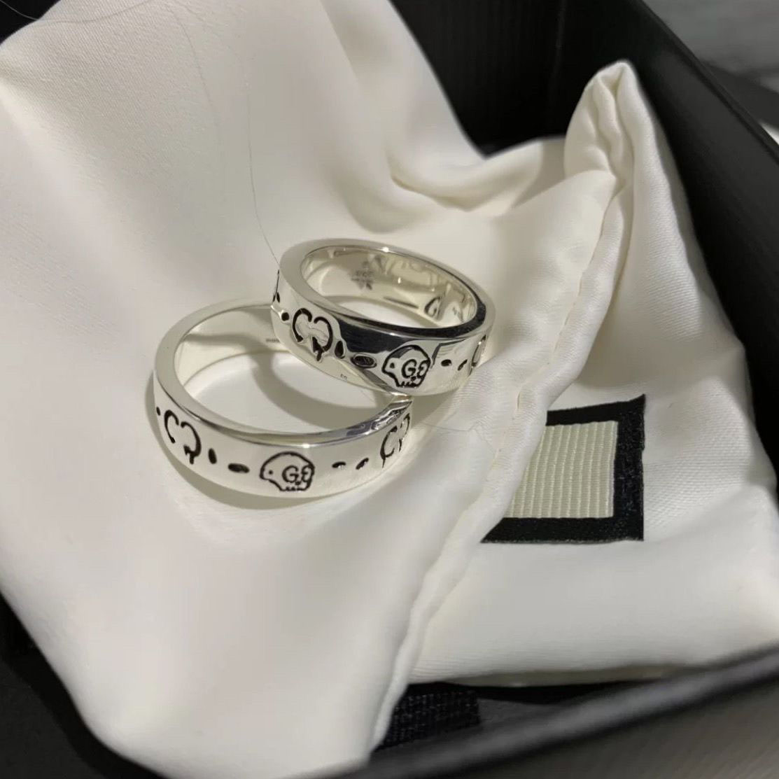 Luxurys designers ring Classic luxury fashion designer Rings lovers women jewelry Versatile jewelrys Wedding birthday gift Lovers gifts
Luxurys designers ring Classic luxury fashion designer Rings lovers women jewelry Versatile jewelrys Wedding birthday gift Lovers gifts