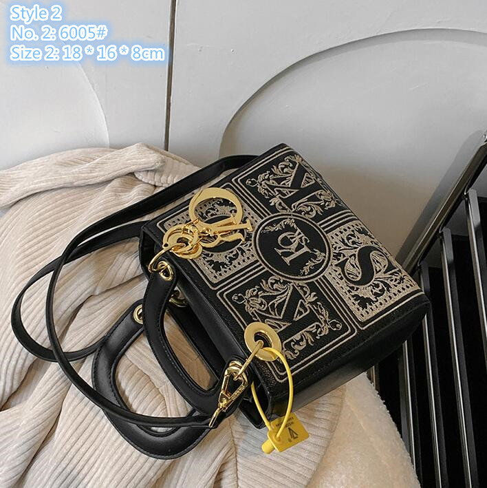 Wholesale ladies shoulder bag 3 styles this year's popular color contrast fashion backpack trend letter mobile phone coin purse sweet exquisite embroidered handbag, Green-6005#-style 2-kosk
Wholesale ladies shoulder bag 3 styles this year's popular color contrast fashion backpack trend letter mobile phone coin purse sweet exquisite embroidered handbag, Green-6005#-style 2-kosk