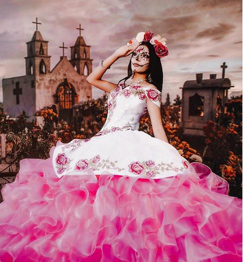Mexico Pink Quinceanera Dresses Tiers Long Train Floral Embroidery Luxury Prom Party Gowns Off The Shoulder Corset Sweet 15 Girls Banquet Dress Back L