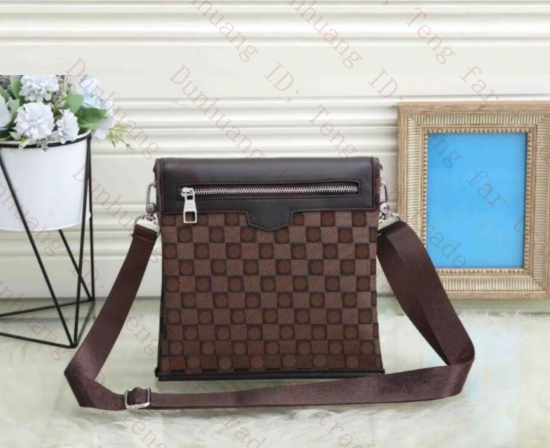 Fashion Mens Shoulder Bags Cross body Leather Briefcases Designer Handbag Bolsas Messenger Bag Wedding Dress Crossbody Bag wallet, Extra fee (are not sold separat)
Fashion Mens Shoulder Bags Cross body Leather Briefcases Designer Handbag Bolsas Messenger Bag Wedding Dress Crossbody Bag wallet, Extra fee (are not sold separat)