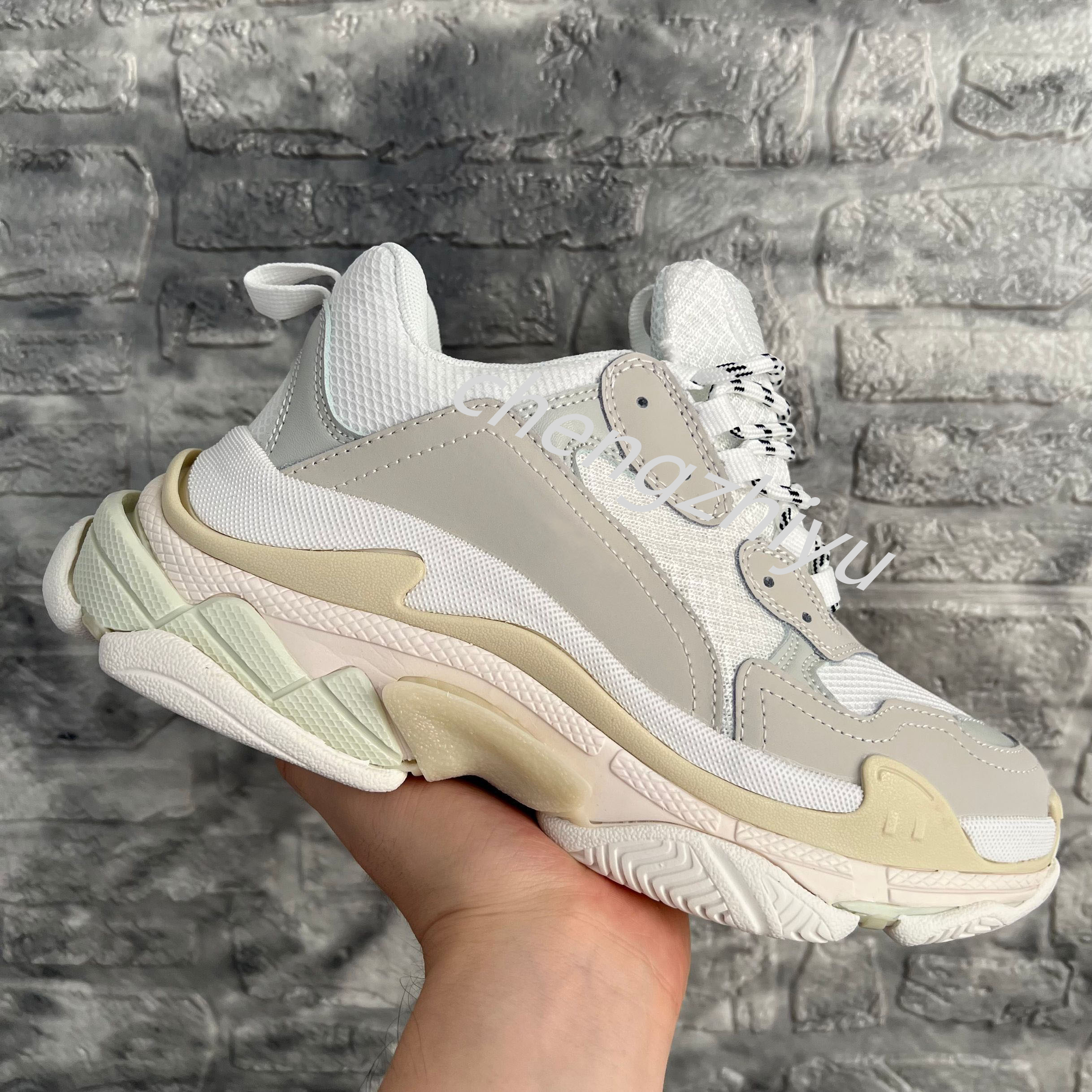 2022 Paris Crystal Bottom Triple S Casual Shoes Dad Platform Sneakers For Men Women Vintage Old Grandpa Trainer EUR 35-45, Colour-32
2022 Paris Crystal Bottom Triple S Casual Shoes Dad Platform Sneakers For Men Women Vintage Old Grandpa Trainer EUR 35-45, Colour-32