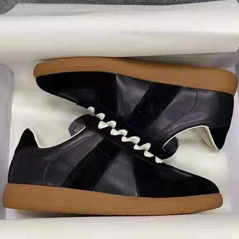 Brand Casual Shoes Classic black shoes retro designer casual sneakers men and women simple design 35-45 size top quality
Brand Casual Shoes Classic black shoes retro designer casual sneakers men and women simple design 35-45 size top quality