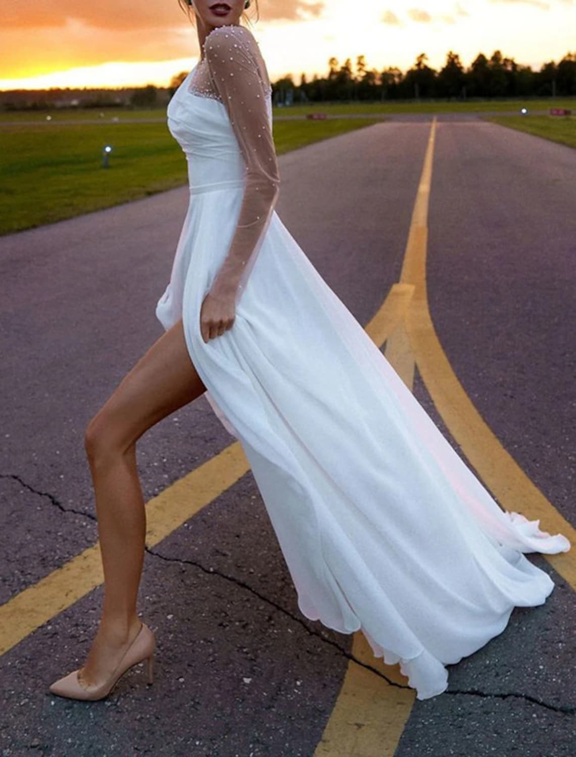 A-Line Wedding Dress Illusion Neck Chiffon Long Sleeve Country Beach Sexy with Pearls Split Front Bridal Party Gowns For Women 2023 Vestidos De Noiva