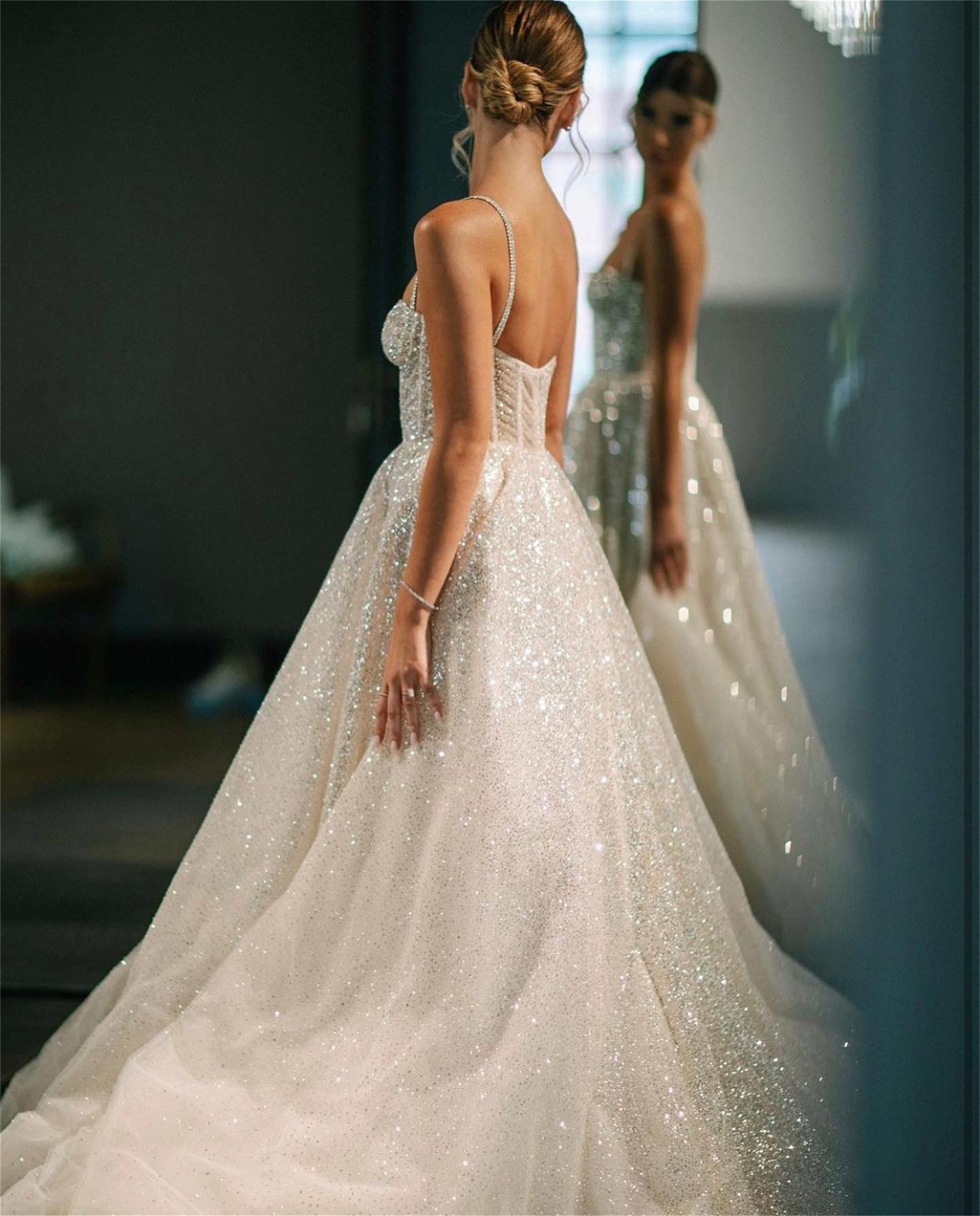 Plus Size A Line Wedding Dresses Sparkly Sequined Sexy Spaghetti Bridal Gowns Sweep Train Romantic Dress Robe De Mariee