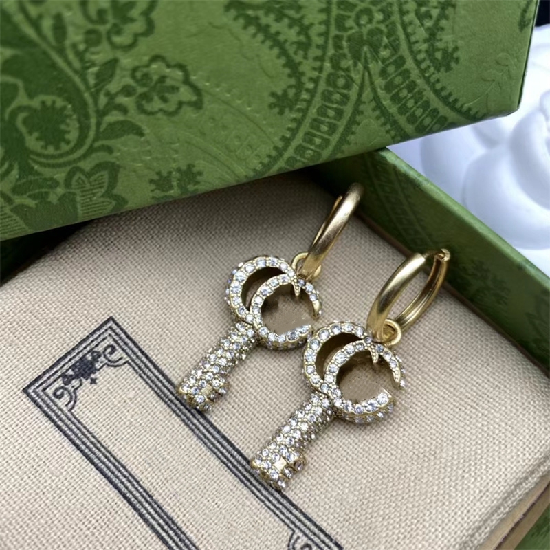 Key earrings Designers Charm Stud Geometric Famous Women Eardrop Crystal Rhinestone Pearl Earring Wedding Party Jewelry
Key earrings Designers Charm Stud Geometric Famous Women Eardrop Crystal Rhinestone Pearl Earring Wedding Party Jewelry