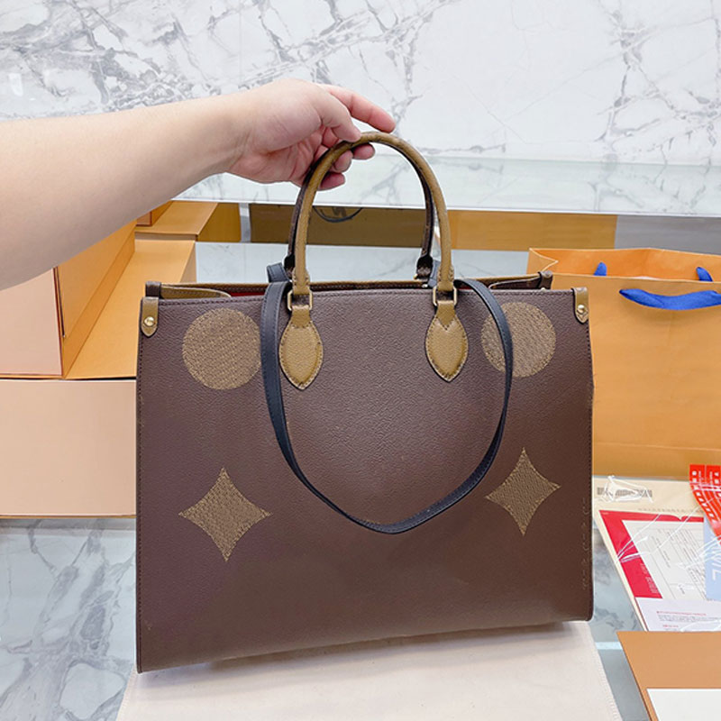 Large Capacity Tote Bag Classic Shoulder Bags Fashion Travel Shopping Handbags Leather Old Flower Interior Zipper Pocket Metal Hardware Women Totes Purse, Coffee
Large Capacity Tote Bag Classic Shoulder Bags Fashion Travel Shopping Handbags Leather Old Flower Interior Zipper Pocket Metal Hardware Women Totes Purse, Coffee