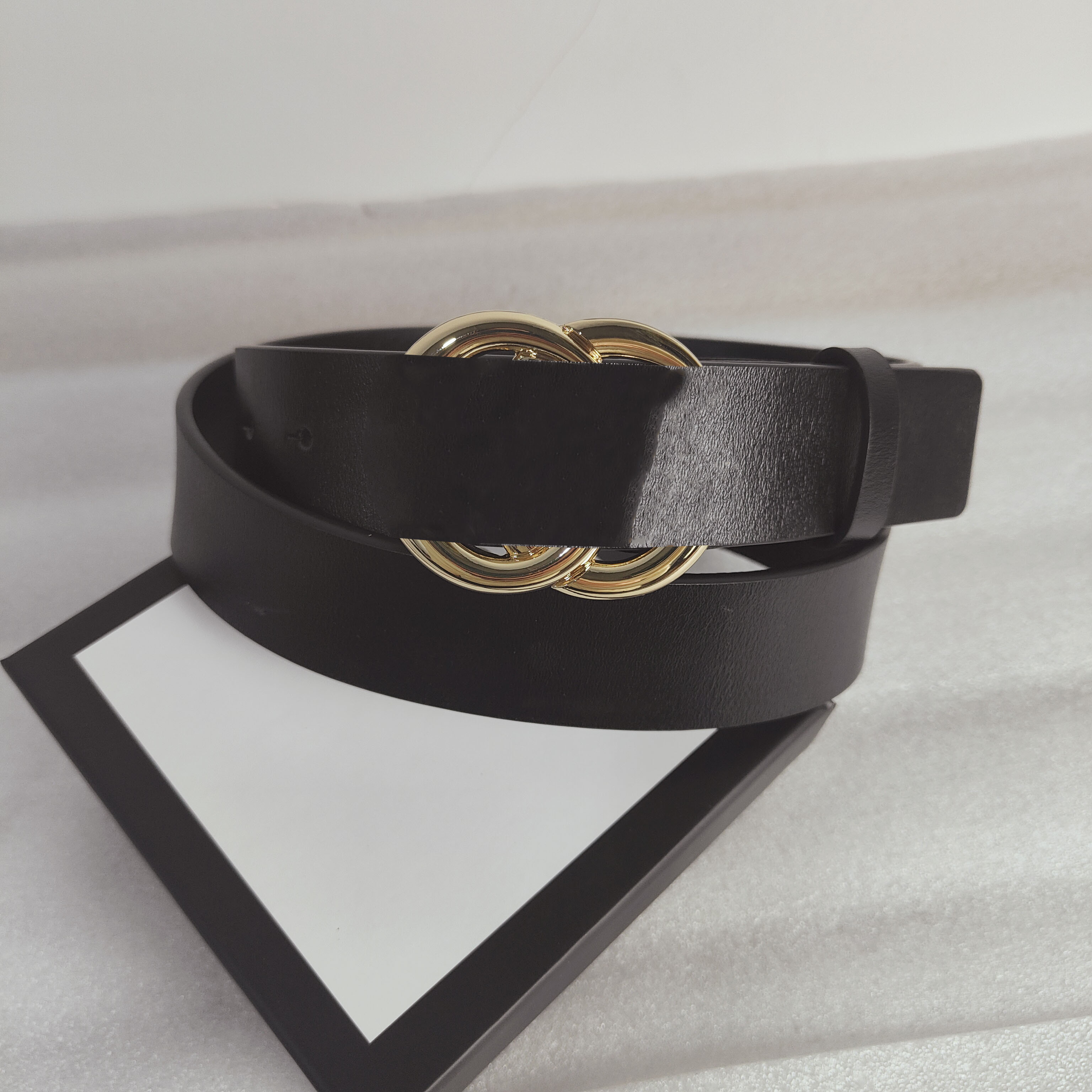 With box mens designer belt belts for men Belt quality waistbands classic fashion black silver bronze buckle genuine leather cowskin gift waistband wholesale, Width 4.0cm with box
With box mens designer belt belts for men Belt quality waistbands classic fashion black silver bronze buckle genuine leather cowskin gift waistband wholesale, Width 4.0cm with box