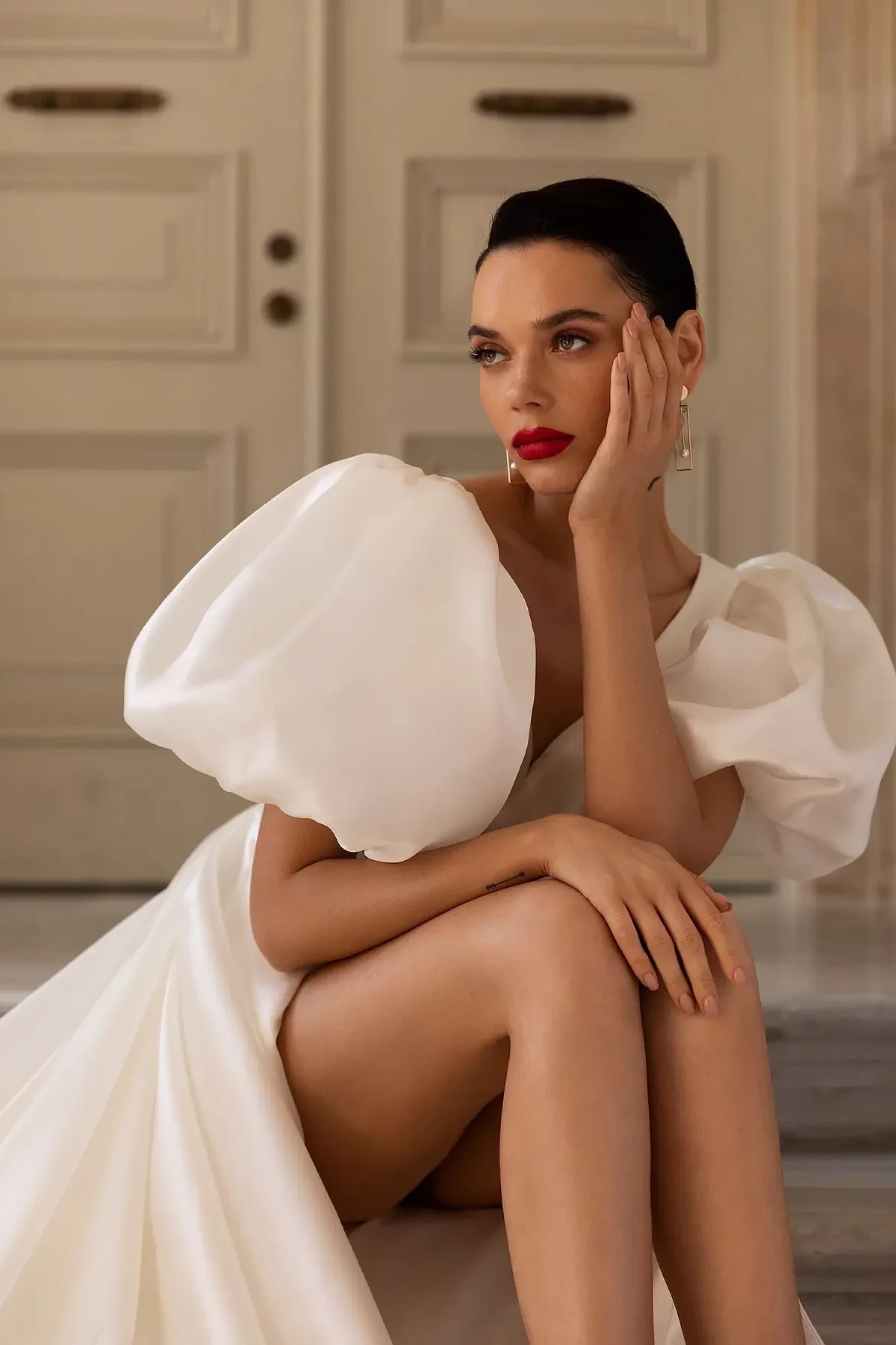 Elegant A-line Wedding Dresses V-Neck Short Sleeves Solid Color Stain Thigh-High Split Backless Zipper Court Gown Custom Made Plus Size Vestidos De No