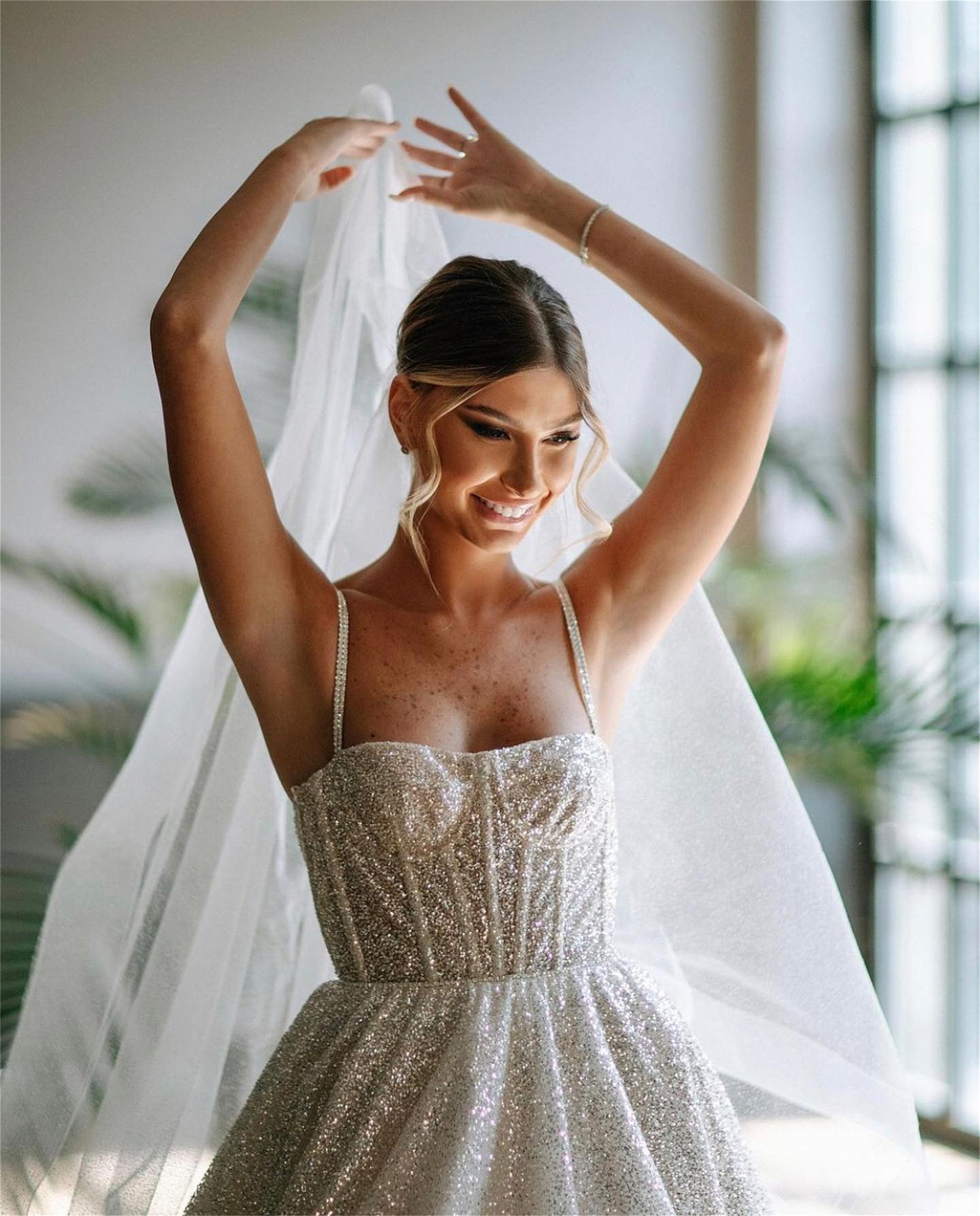 Plus Size A Line Wedding Dresses Sparkly Sequined Sexy Spaghetti Bridal Gowns Sweep Train Romantic Dress Robe De Mariee