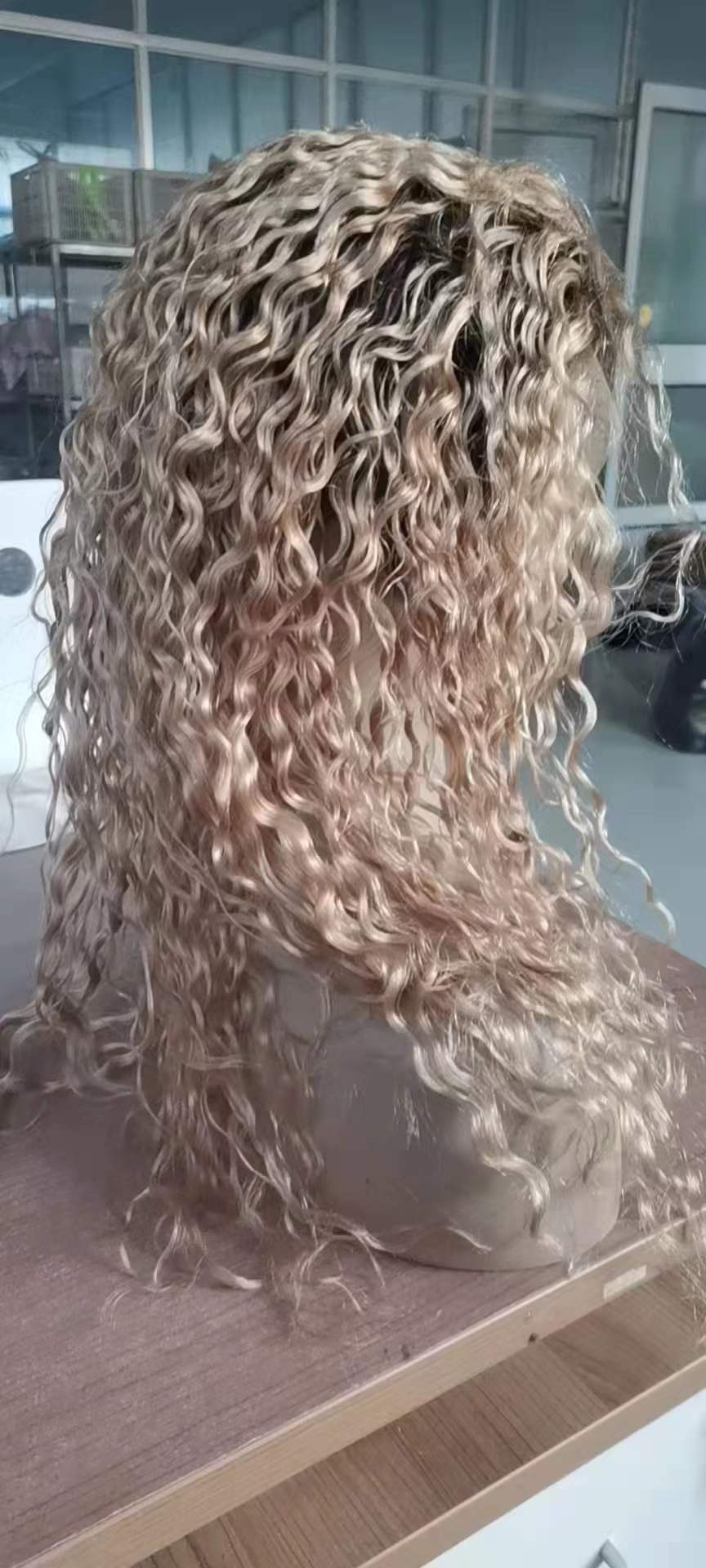 Glueless Dark roots Ombre Ash Blonde Colored brazilian wig Honey Blond Brown Deep Lace Front Wigs curly Transparent Human Hair PrePlucked