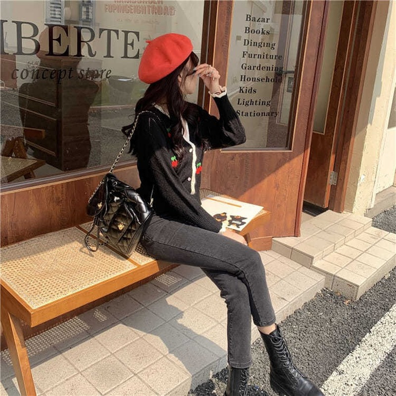 Women's Knits Tees Autumn est Cardigans Women Sweet Elegant V-neck Lovely Cherry Patchwork Ladies Outwear Gentle High Street Leisure Trendy Chic 
