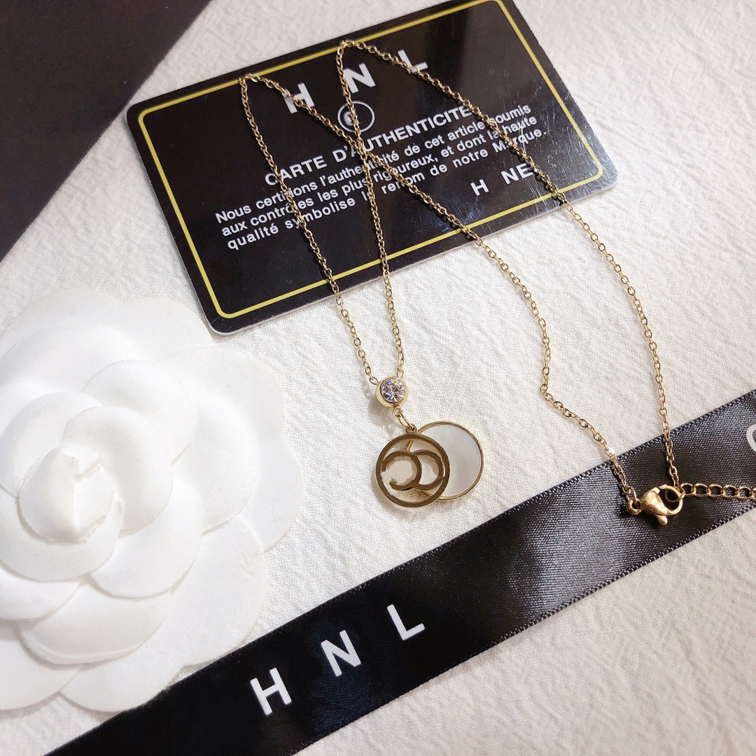 Double Pendant Necklace For Women High End Brand Designer Necklace 18k Gold Plated Long Chain Fashion Romantic Young Style Accessories Couple Gift
Double Pendant Necklace For Women High End Brand Designer Necklace 18k Gold Plated Long Chain Fashion Romantic Young Style Accessories Couple Gift