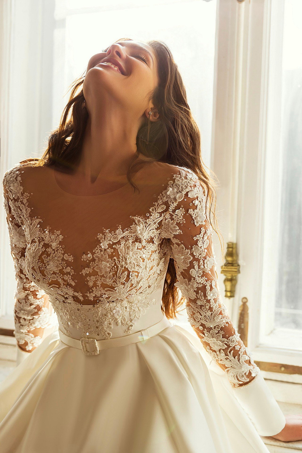 Elegant A-line Wedding Dresses Jewel Long Sleeves Belt Solid Color 3D Flower Applicant Stain Zipper Backless Court Gown Custom Made Plus Size Vestidos