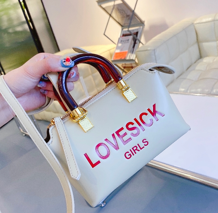 HBP Chain Designer PU Leather Crossbody Bags For Women Simple Totes Shoulder Bag Lady Luxury Handbags And Purses, White
HBP Chain Designer PU Leather Crossbody Bags For Women Simple Totes Shoulder Bag Lady Luxury Handbags And Purses, White
