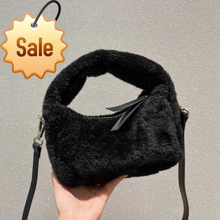bag Luxury miu Designer Handbags Shoulder Bags Crossbody bag Tote Autumn/winter 2023 Miu Crescent Plush Underarm Bag Shoulders Oblique Span Totebags 5V2T, White
bag Luxury miu Designer Handbags Shoulder Bags Crossbody bag Tote Autumn/winter 2023 Miu Crescent Plush Underarm Bag Shoulders Oblique Span Totebags 5V2T, White