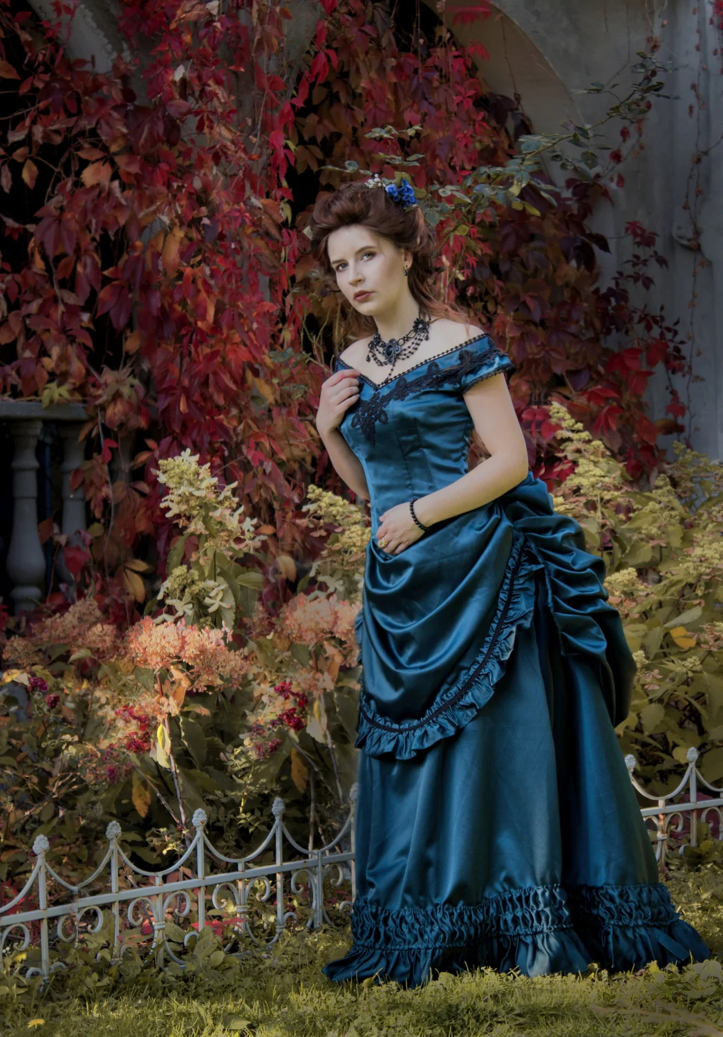 Vintage Victorian Bustle Evening Dresses Pale Blue Ruched V-Neck Satin Prom Gowns For Women Ruffles Pleats 1820S Long Special Occasion Wear Black Lace