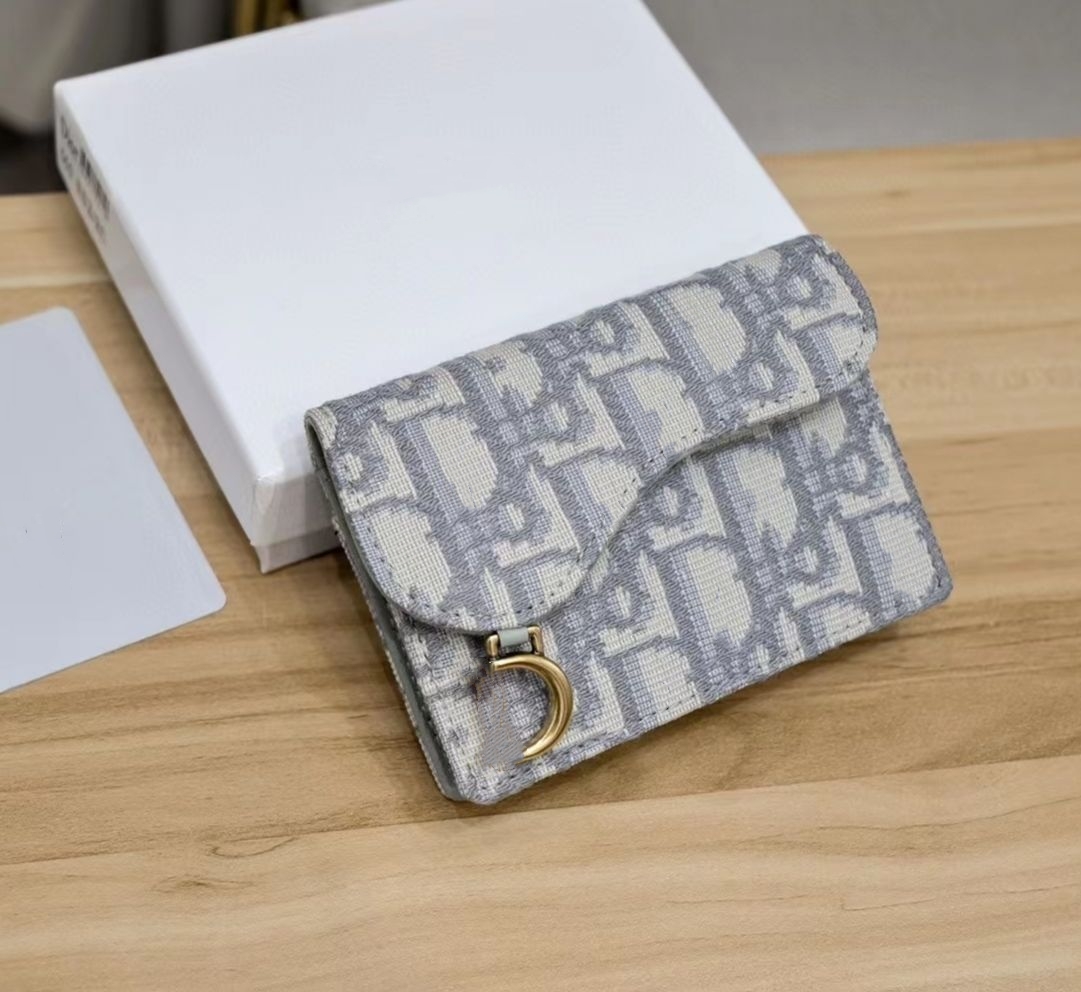 2013 classic luxury designers short wallets mens for Women real leather pvc Business credit card holder men wallet womens with box, Light gray 
2013 classic luxury designers short wallets mens for Women real leather pvc Business credit card holder men wallet womens with box, Light gray