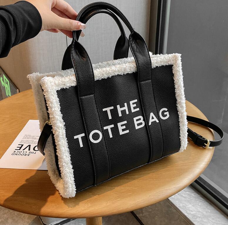 2023 New Women bags classic THE TOTE BAGS fashion leather Lamb hair splicing shopping package clutch handbag luxury brand designer totes, Customize
2023 New Women bags classic THE TOTE BAGS fashion leather Lamb hair splicing shopping package clutch handbag luxury brand designer totes, Customize