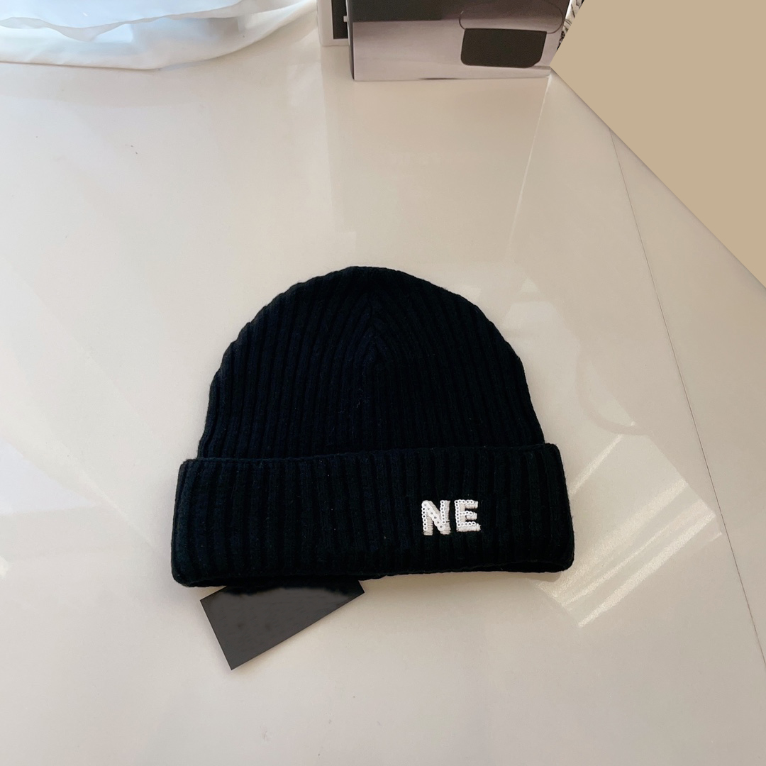 hats designers beanie Luxurys hat women men autumn and winter lovers cashmere soft touch beanie atmosphere daily versatile temperament fashion Casual warm nice, White
hats designers beanie Luxurys hat women men autumn and winter lovers cashmere soft touch beanie atmosphere daily versatile temperament fashion Casual warm nice, White