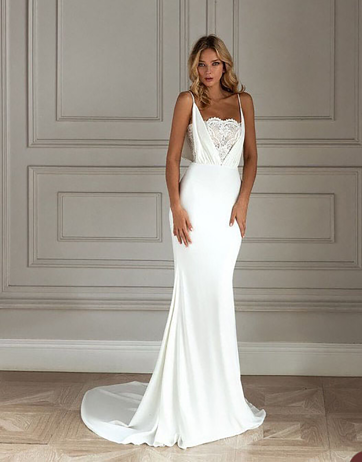 Elegant Mermaid Wedding Dress Unique Neckline Design Thin Shoulder StrapLace Applicant Satin Court Gown Plus Size Simple Bride Gown Vestidos De Novia