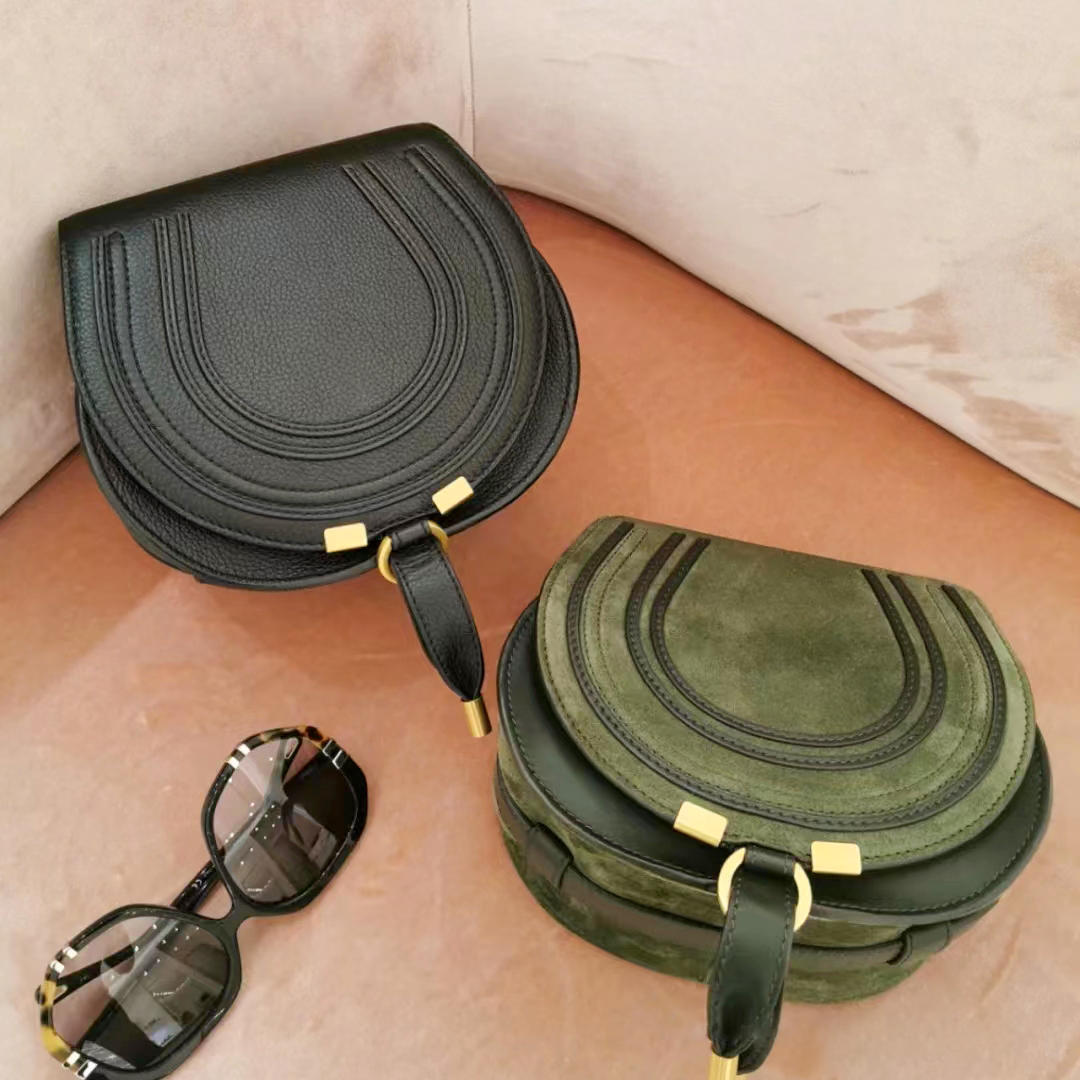 5A quality saddl shouder Bags cowhide leather Women's MARCIE small totes crossbody Clutch Flap Luxury Designer mens handbag Bags fashion toiletry sling city Evening
5A quality saddl shouder Bags cowhide leather Women's MARCIE small totes crossbody Clutch Flap Luxury Designer mens handbag Bags fashion toiletry sling city Evening