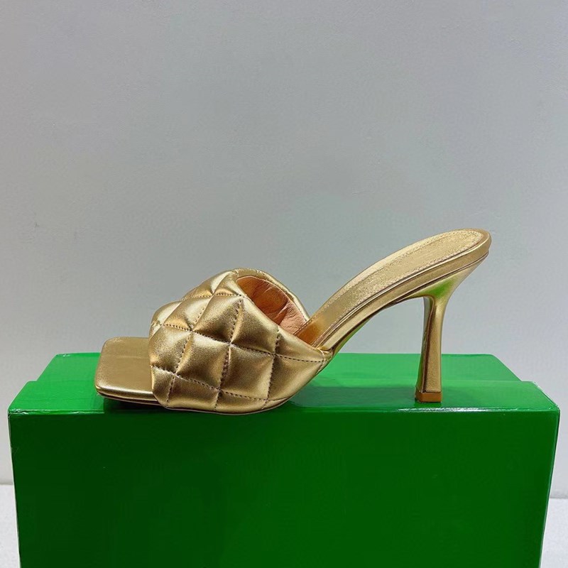 Color Changing Leather High Heel Slippers Women's Metal Decor Flip-Flops Sexy Open Toe Mules Summer Walking Holiday Casual Beach Women35--42size, Shoe box
Color Changing Leather High Heel Slippers Women's Metal Decor Flip-Flops Sexy Open Toe Mules Summer Walking Holiday Casual Beach Women35--42size, Shoe box