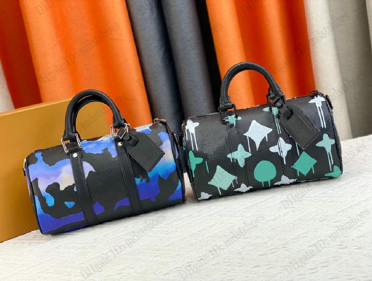 Keep Bandoulirer 25 Graffiti Painting Travel Bag Monograms Taurillon Leather Designers Handbag Mens Sports Bag M21399
Keep Bandoulirer 25 Graffiti Painting Travel Bag Monograms Taurillon Leather Designers Handbag Mens Sports Bag M21399