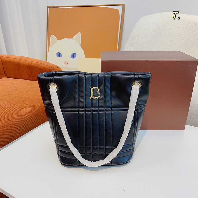 Designer Luxury Burbrerity Bags For Women High Quality Brown Crossbody Handbags Vintage Burbrery Leather Wallet Paris Plaid The Totes Bag Fashion Purses 8UB8, Box
Designer Luxury Burbrerity Bags For Women High Quality Brown Crossbody Handbags Vintage Burbrery Leather Wallet Paris Plaid The Totes Bag Fashion Purses 8UB8, Box