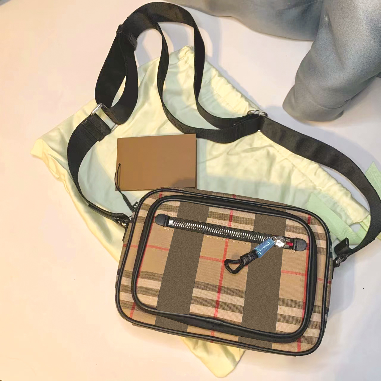 Luxurys Designers Bags Vintage Check Leather mens crossbody large fashion camera classic stripes tote nylon handbag TB Women's wallet Shoulder clutch marmont sling
Luxurys Designers Bags Vintage Check Leather mens crossbody large fashion camera classic stripes tote nylon handbag TB Women's wallet Shoulder clutch marmont sling
