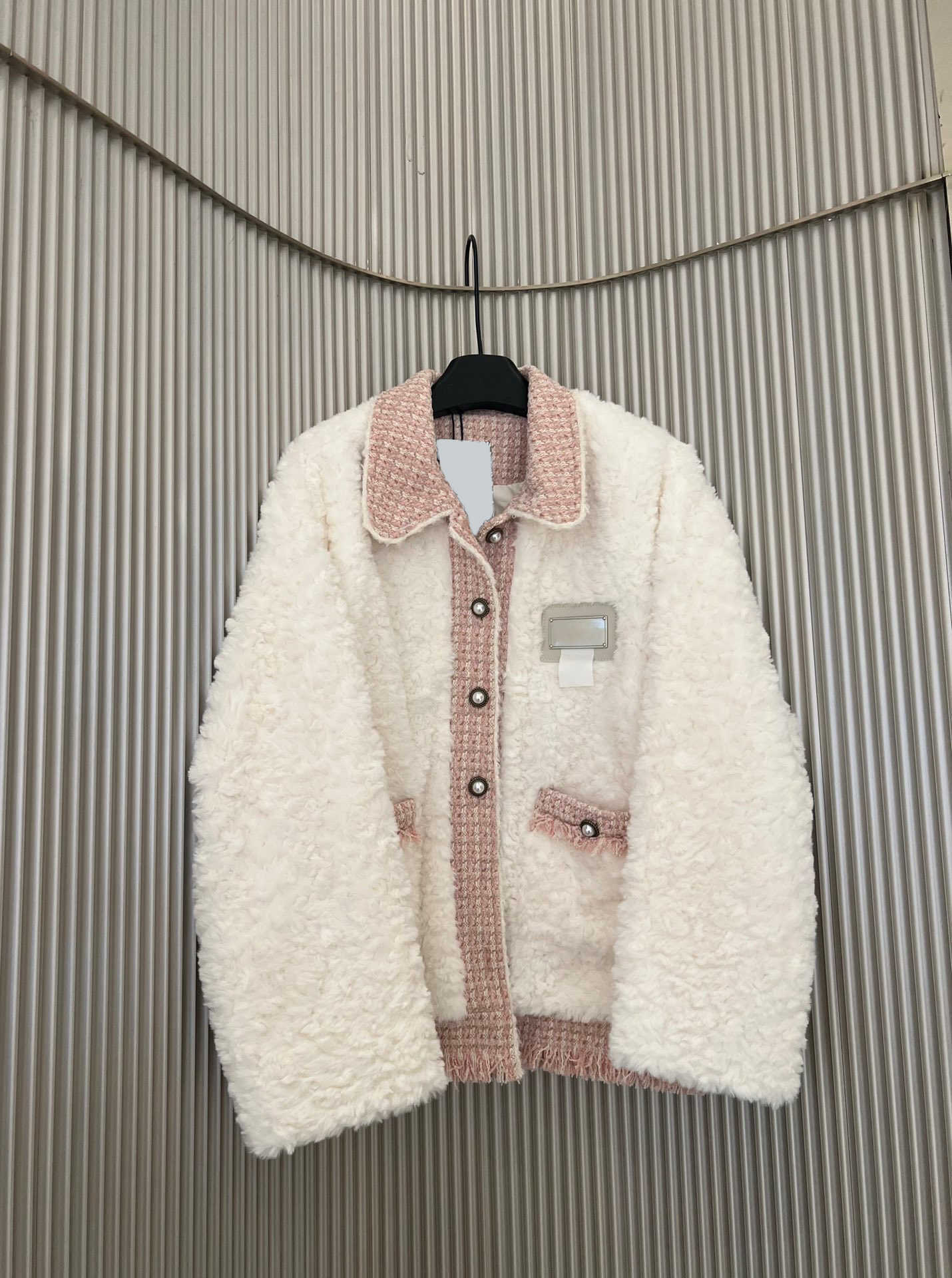 Jacket Brand Womens Jackets Lamb Wool Spliced Tweed Lapel Outerwear Custom Pearl Button Open Hem Fringe Design Coats Loose Profile Women Clothing, 14 
Jacket Brand Womens Jackets Lamb Wool Spliced Tweed Lapel Outerwear Custom Pearl Button Open Hem Fringe Design Coats Loose Profile Women Clothing, 14