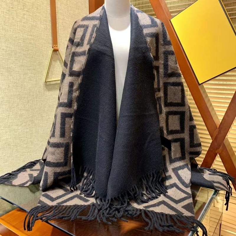 Designer Women Tartan Wool Cape F Pattern Shawl Italy Brand Long Neck Winter Tassels Scarfs Lady Reversible Woolen Blankets Scarves Luxury Shawls Wraps 150x140cm
Designer Women Tartan Wool Cape F Pattern Shawl Italy Brand Long Neck Winter Tassels Scarfs Lady Reversible Woolen Blankets Scarves Luxury Shawls Wraps 150x140cm
