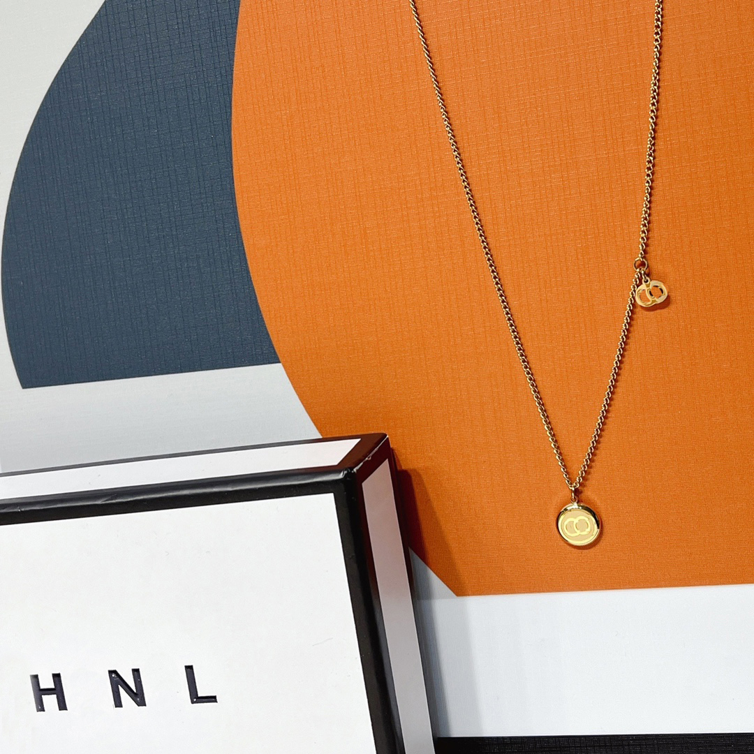Popular Exquisite Design Necklaces 18k Gold Plated Necklace Luxury Brand Jewelry Long Chain High End Style Design Accessories Romantic Girl Gift Valentines Day
Popular Exquisite Design Necklaces 18k Gold Plated Necklace Luxury Brand Jewelry Long Chain High End Style Design Accessories Romantic Girl Gift Valentines Day