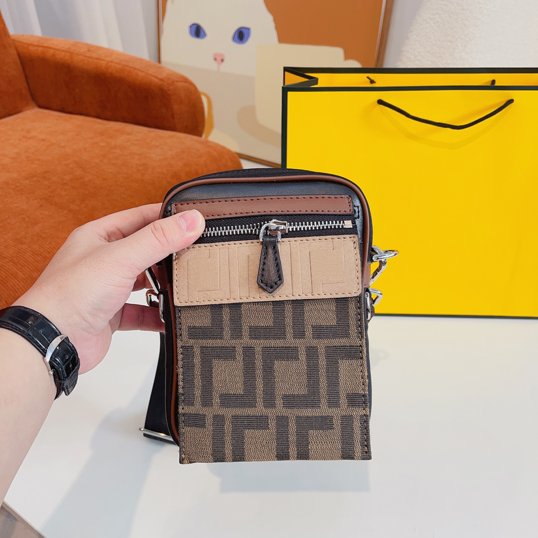 bag Luxury designer bags handbag Women mini crossbody Shoulder Bag handbags Fashion classic letter purses cross body lady, Fbh01 14*3*19cm
bag Luxury designer bags handbag Women mini crossbody Shoulder Bag handbags Fashion classic letter purses cross body lady, Fbh01 14*3*19cm