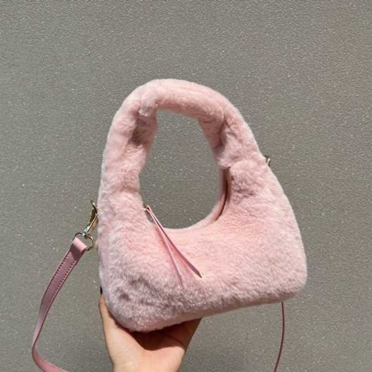 Designer miu Luxury Handbags Shoulder Bags Crossbody bag Tote Autumn/winter 2023 Miu Crescent Plush Underarm Bag Shoulders Oblique Span Totebags AVNT, Pink
Designer miu Luxury Handbags Shoulder Bags Crossbody bag Tote Autumn/winter 2023 Miu Crescent Plush Underarm Bag Shoulders Oblique Span Totebags AVNT, Pink