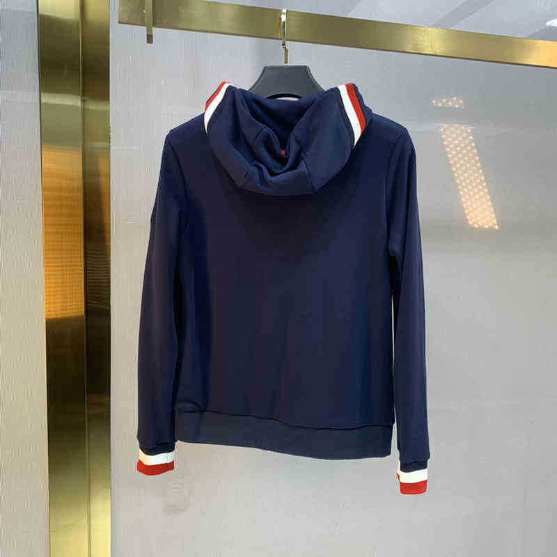 Designer Luxury Monclair Classic Spring And Autumn Embroidered Hoodie Sweater Mens Womens Versatile Cardigan Hooded Thickened Coat
Designer Luxury Monclair Classic Spring And Autumn Embroidered Hoodie Sweater Mens Womens Versatile Cardigan Hooded Thickened Coat