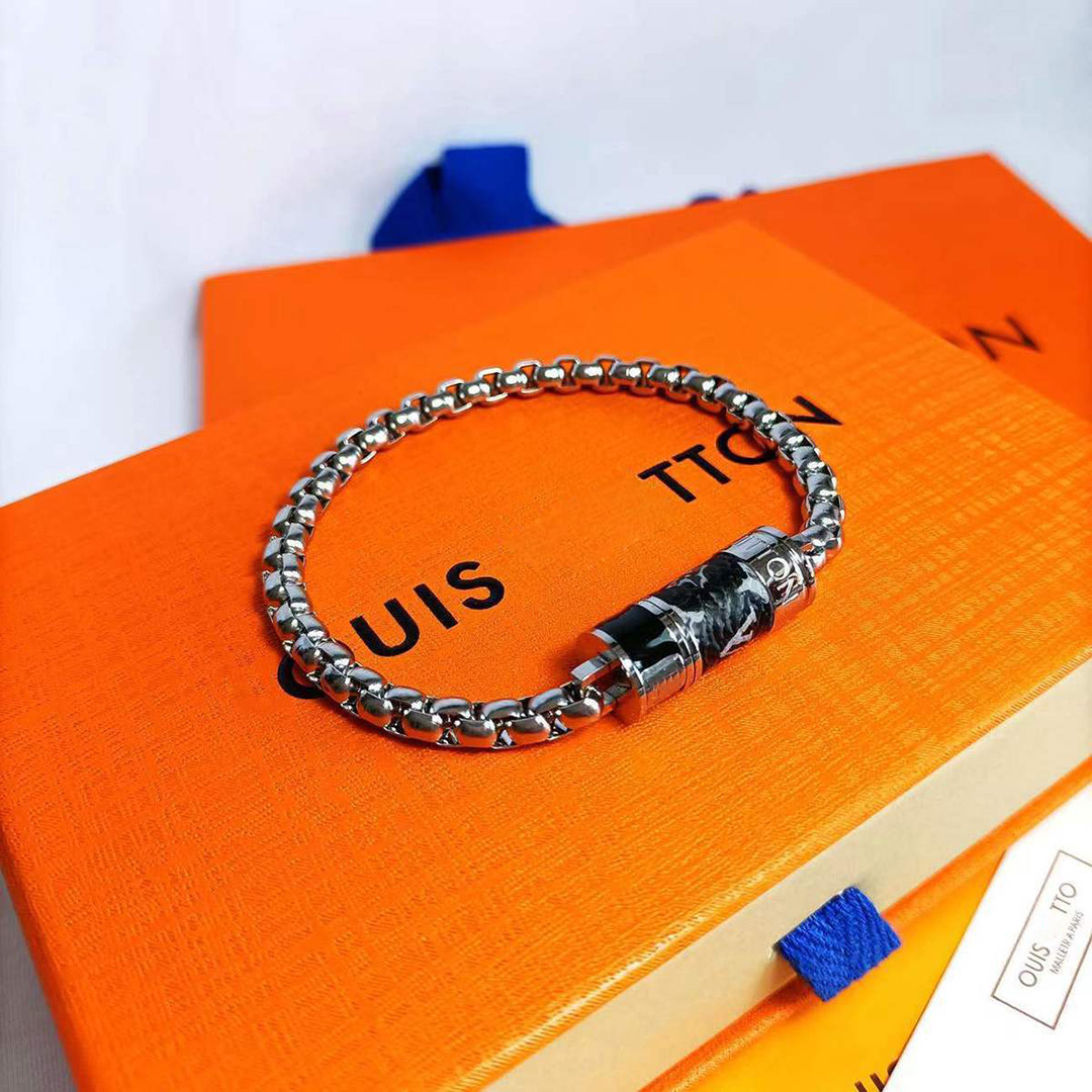 2022 23Luxurys designers Bracelets for Women charm bracelet Trendy Elegant String of Beads Party Diamond Jewelry Gift Wholesale Birthday good no box
2022 23Luxurys designers Bracelets for Women charm bracelet Trendy Elegant String of Beads Party Diamond Jewelry Gift Wholesale Birthday good no box