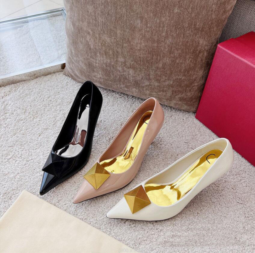 Autumn Women's Pumps 2022 Dress Shoes New High Heels Metal Big Rivet Single Shoes Women Pointed Toe Bright Cow Leather Thin Heel Shallow Shoe With Box, 8cm heels
Autumn Women's Pumps 2022 Dress Shoes New High Heels Metal Big Rivet Single Shoes Women Pointed Toe Bright Cow Leather Thin Heel Shallow Shoe With Box, 8cm heels